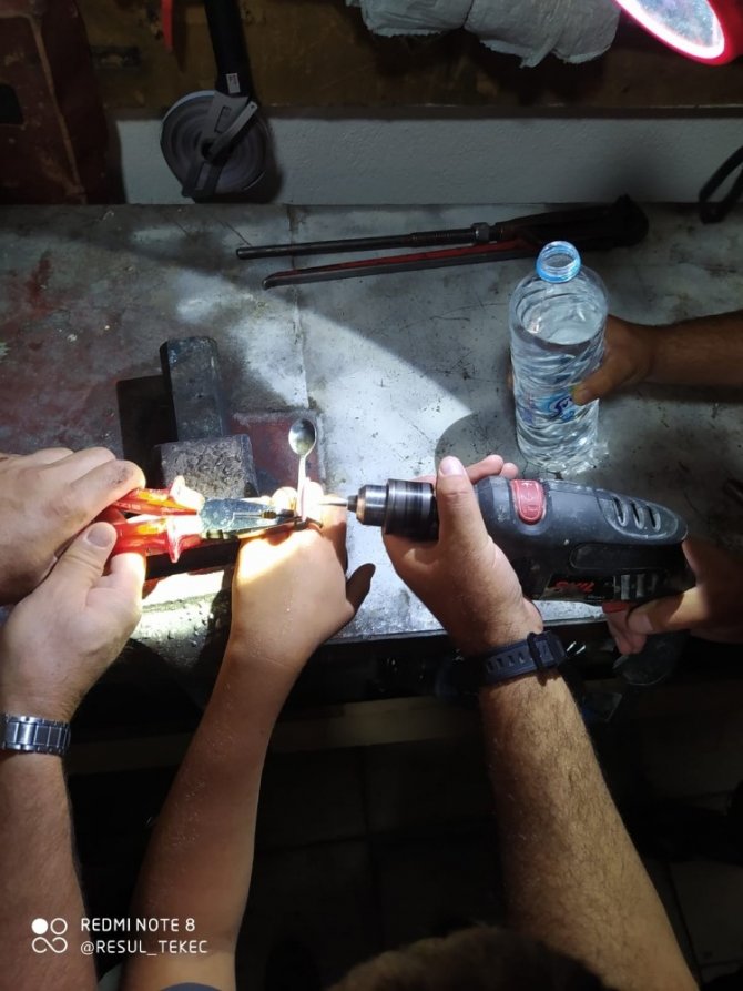 10 yaşındaki çocuğun parmağı pencere kilit aparatına sıkıştı