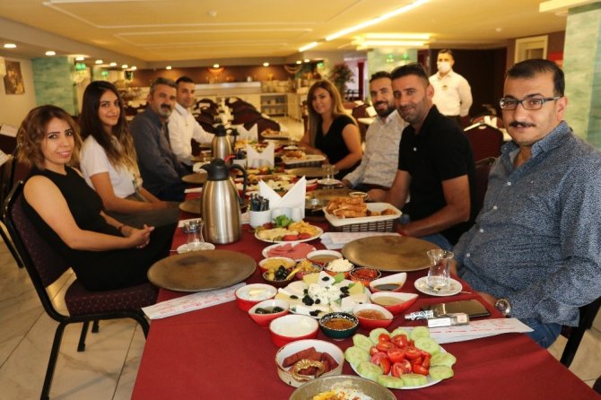Rönesans Life Hotel’de Van kahvaltısı keyfi