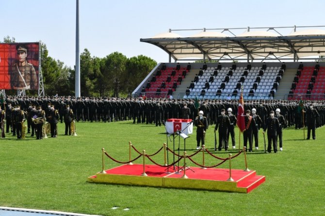 Kara Astsubay Meslek Yüksek Okulunda mezuniyet töreni