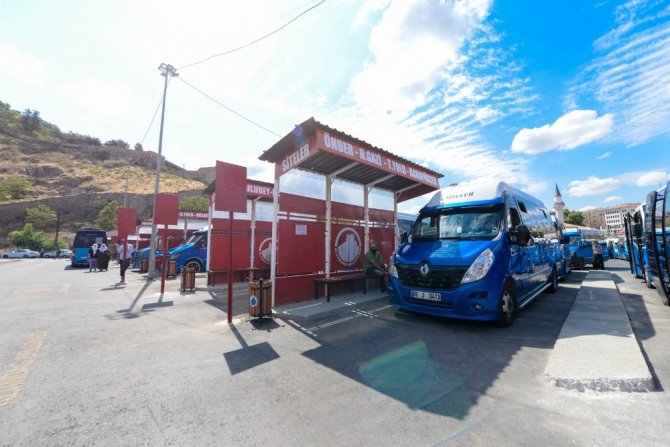 Bentderesi dolmuş durakları pırıl pırıl oldu