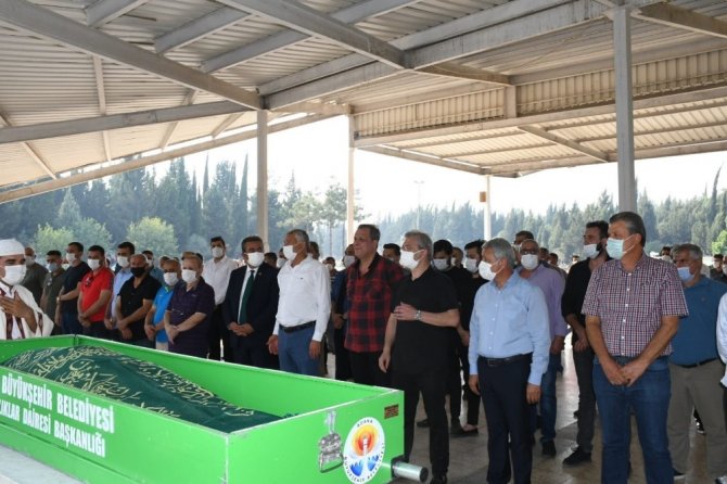 Adanaspor Başkanı Bayram Akgül’ün annesi toprağa verildi