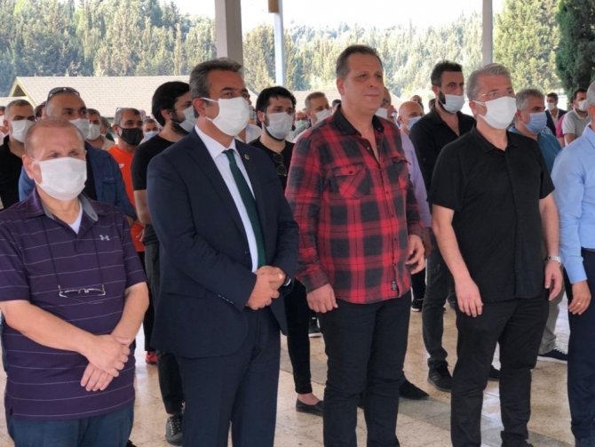 Adanaspor Başkanı Bayram Akgül’ün annesi toprağa verildi