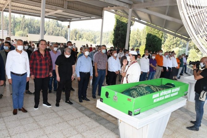 Adanaspor Başkanı Bayram Akgül’ün annesi toprağa verildi