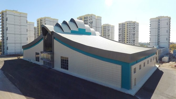 Yüreğir Belediyesi Kapalı Yüzme Havuzu açıldı