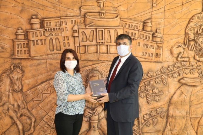 Rektör Aktekin, üniversitede görev yapan gazi yakınlarıyla bir araya geldi