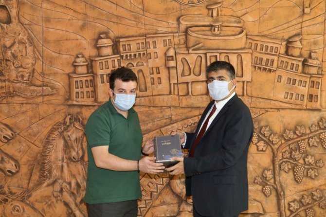 Rektör Aktekin, üniversitede görev yapan gazi yakınlarıyla bir araya geldi