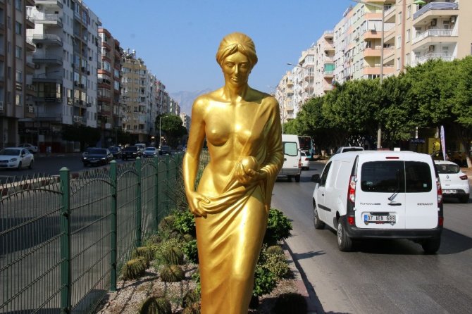 Altın Portakal’ın, ’Venüs’ heykelleri ilgi çekiyor