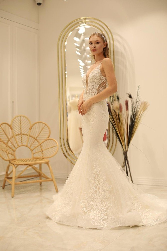 Nova Sposa kurucusu Demir: “Bohem ve vintage gelinliklerde balon kol revaçta"