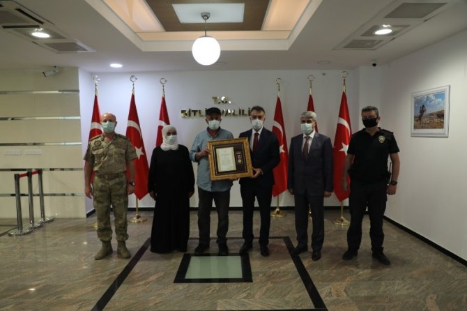 Bitlis’te şehit ailesine ‘Devlet Övünç Madalyası’ verildi