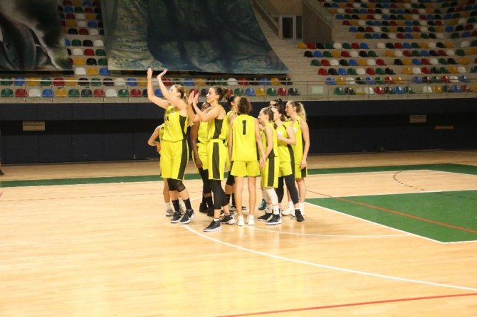 Leyla Atakan Cup’ta son maçın galibi: İzmit Belediyespor