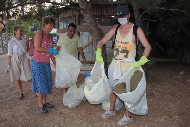 Avustralya’daki hayatını bırakan dilbilimci Svetlana, Kemer’de köşe bucak temizlik yapıyor