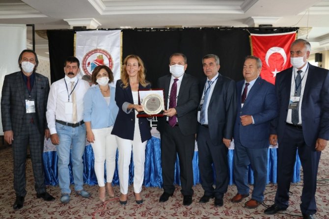 Türkiye’nin Berberler Kuaförler ve Güzellik Salonu başkanları Van’da bir araya geldi