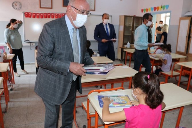 Başkan Merkelam öğrencilerin okul heyecanına ortak oldu
