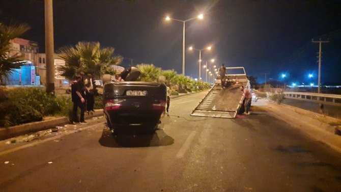 Turgutlu’da kamyon ile otomobil çarpıştı: 3 yaralı