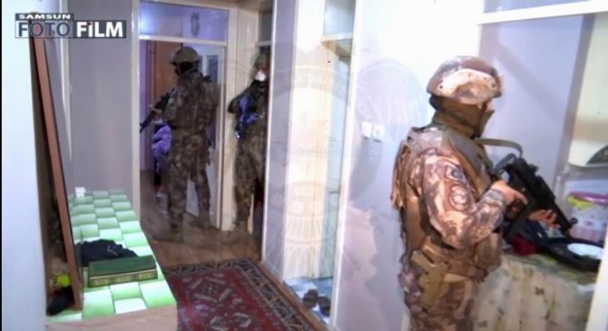 14 DEAŞ’lının gözaltına alındığı operasyon polis kamerasında