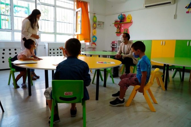 İzmir İl Milli Eğitim Müdürü Yahşi: "Gönül rahatlığıyla evlatlarınızı okula gönderebilirsiniz"