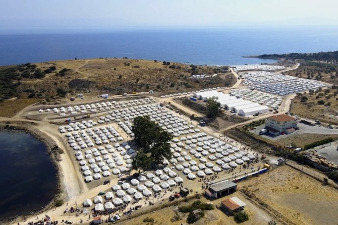 Yunanistan’daki mülteci kampında 243 kişide Covid-19 tespit edildi