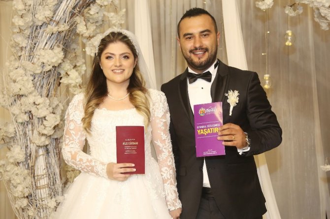 Deveci: “Kadına yönelik şiddete karşı duyarlılık oluşturmalıyız”