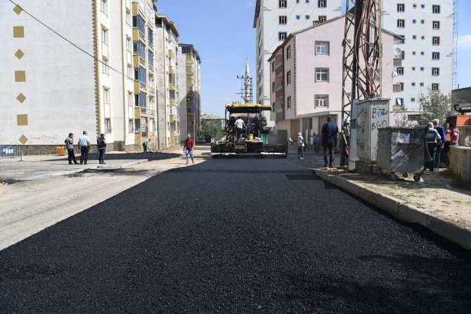 Muş Belediyesin BSK’lı asfalt çalışmaları
