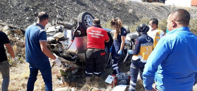Sivas’ta trafik kazası 1 ölü 2 karalı