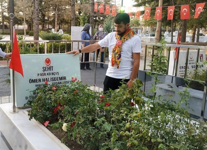 Cerit Türkmenlerinden baba Halisdemir’e "Türkmen Yağlığı"