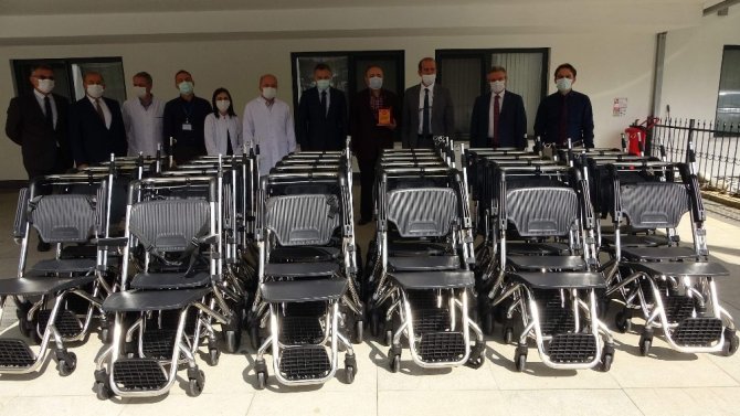 KTÜ Tıp Fakültesi Farabi Hastanesi’ne hayırsever işadamından 30 adet tekerlekli sandalye bağışı