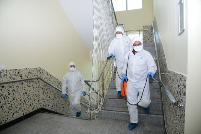 Kırşehir Belediyesi, artan vakalar sonrasında dezenfekte çalışmalarını artırdı