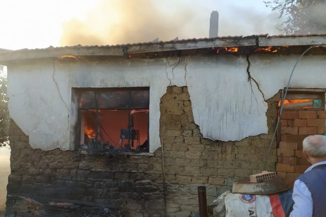 Malkara’da ev yangını