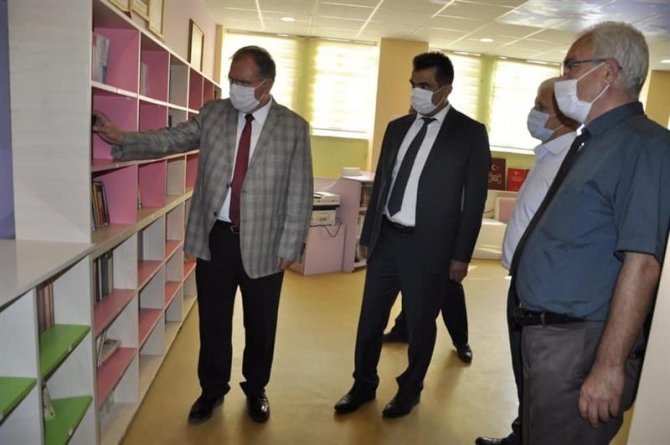 Kaymakam Türköz okulları inceledi