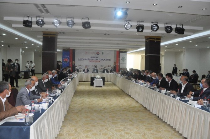 Çevre ve Şehircilik Bakanı Kurum Şırnak’ta il değerlendirme toplantısına katıldı
