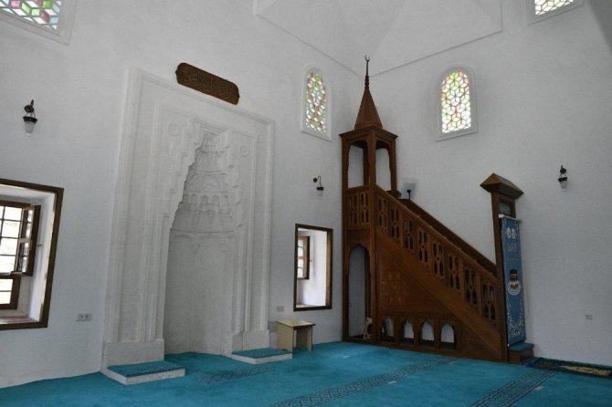 Restorasyonu tamamlanan İsmail Ağa Camii dualarla ibadete açıldı