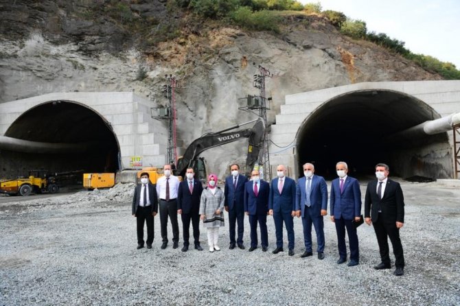 Bakan Adil Karaismailoğlu: “Zigana Tüneli inşaatının yüzde 70’i tamamlandı”