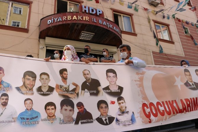 HDP önündeki ailelerin evlat nöbeti 388’inci gününde