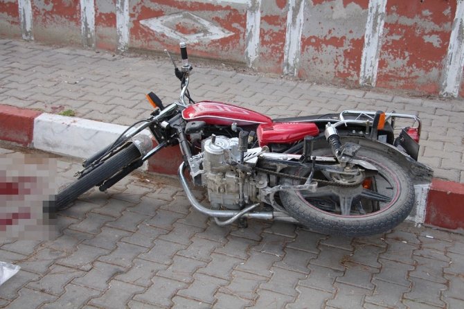 Kula’da motosiklet kazası: 1 ağır yaralı