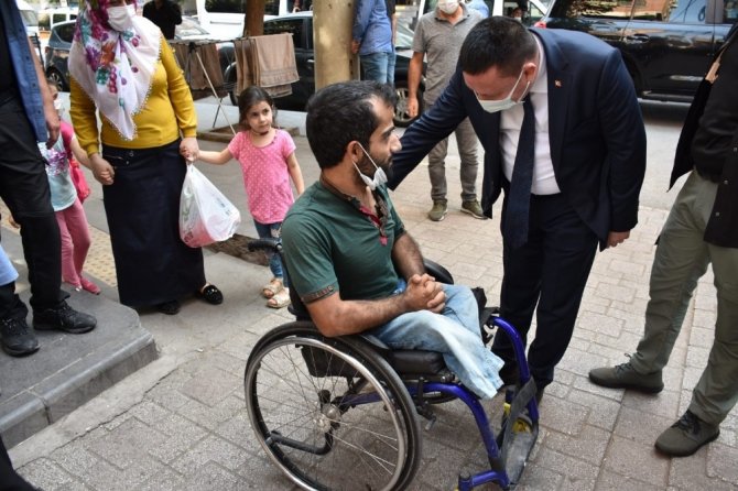 Karantinadan çıkan Başkan Beyoğlu Bağlar’da vatandaşlarla buluştu