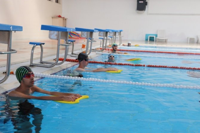 Ağrı’da ‘Yüzme Bilmeyen Kalmasın’ projesi devam ediyor