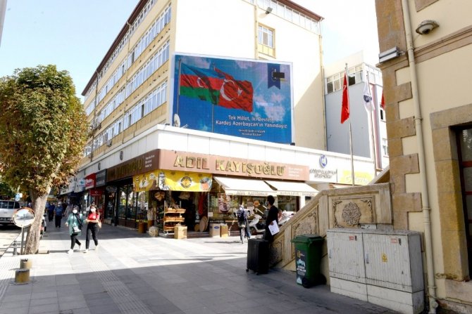 Çorum Belediyesi’nden Azerbaycan’a bayraklı destek