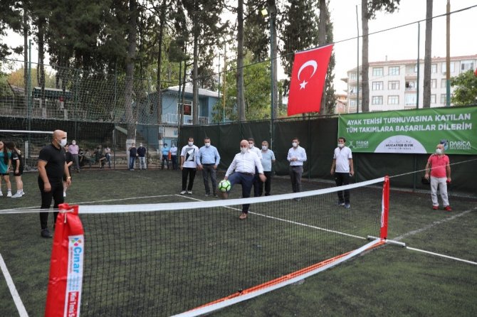 Darıca’da sosyal mesafeli ayak tenisi turnuvası başladı
