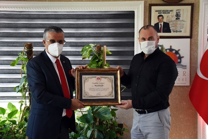 Dünya Şampiyonu Özdemir’den Başkan Topaloğlu’na destek teşekkürü