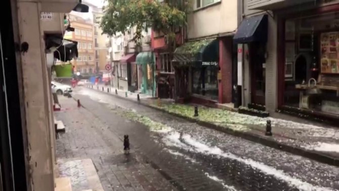 İstanbul’da dolu yağışı