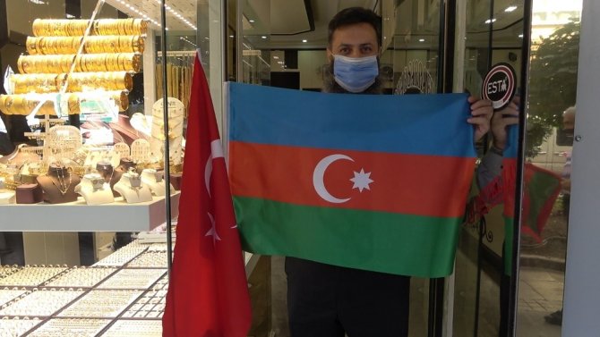 Kırıkkale’den Azerbaycan’a bayraklı destek: Tüm iş yerlerine asıldı
