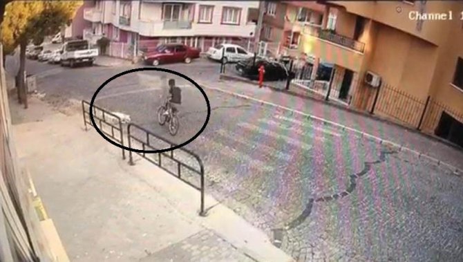 Sokak köpeklerinden kaçarken ölen Halilcan’ın feci kaza anı kamerada