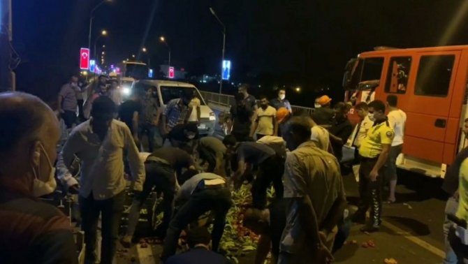 Şanlıurfa’da trafik kazası: Hafif ticari aracın çarptığı motosiklet sürücüsü ağır yaralandı