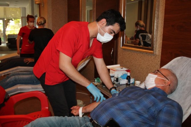 Adana OSB’den Kızılay’a kan bağışı