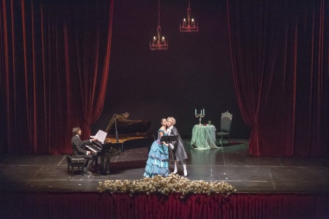 Opera sahnesinde Rus bestecileri konseri