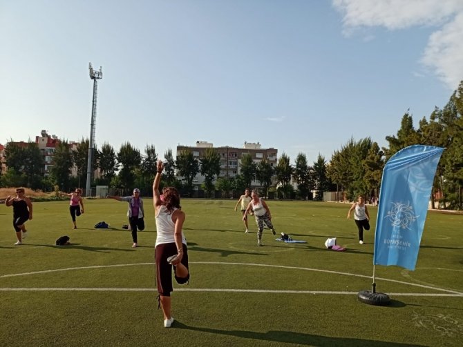 Aydın Büyükşehir Belediyesi’nin düzenlediği sabah sporları devam ediyor