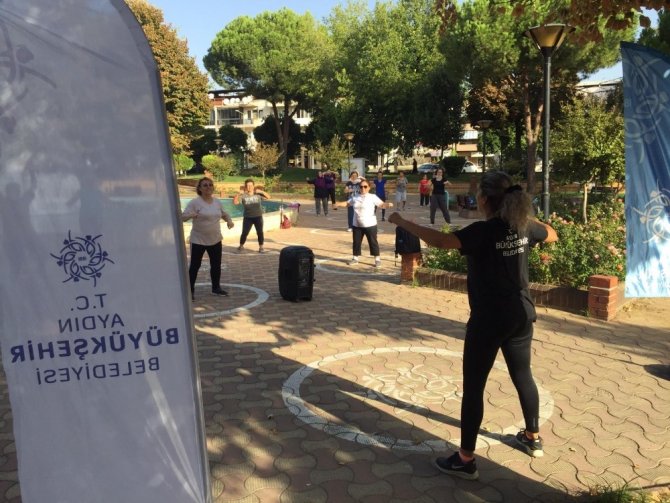 Aydın Büyükşehir Belediyesi’nin düzenlediği sabah sporları devam ediyor