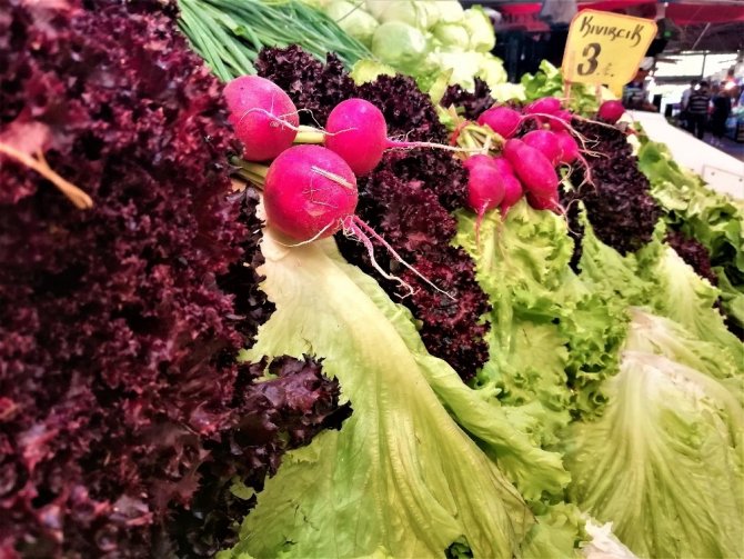 Özlenen kış sebzeleri pazardaki yerlerini alıyor