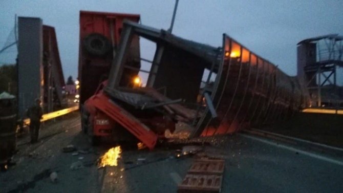 Rusya’da dikkatsiz kamyon sürücüsü canından oldu