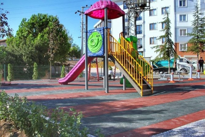 Köşklüçeşme’ye yeni bir park alanı yapıldı
